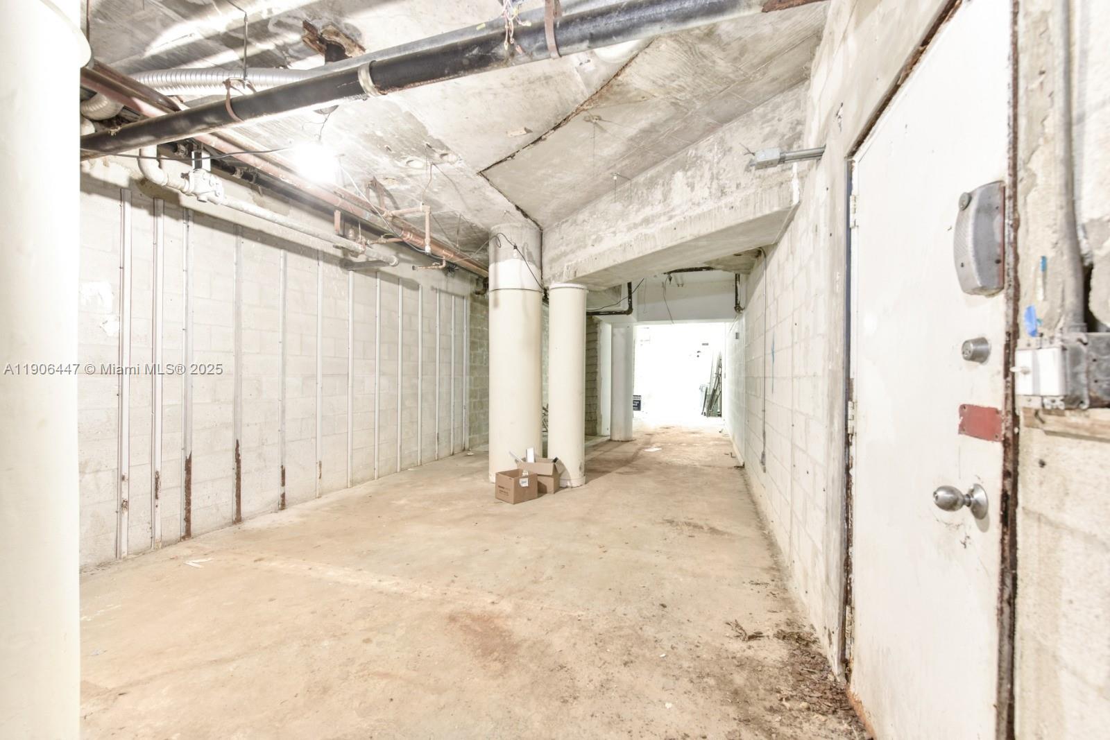 image Grove Towers Condo5