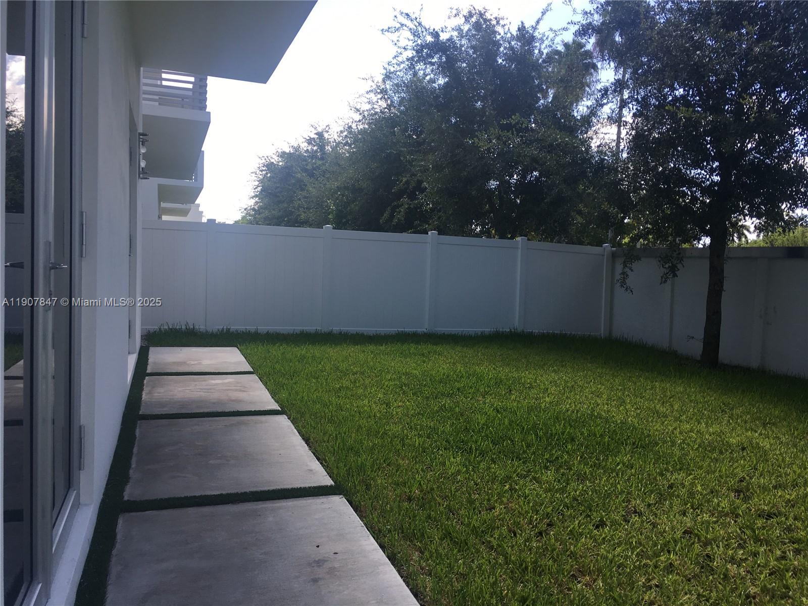 8258 NW 33rd Ter Doral, FL 33122