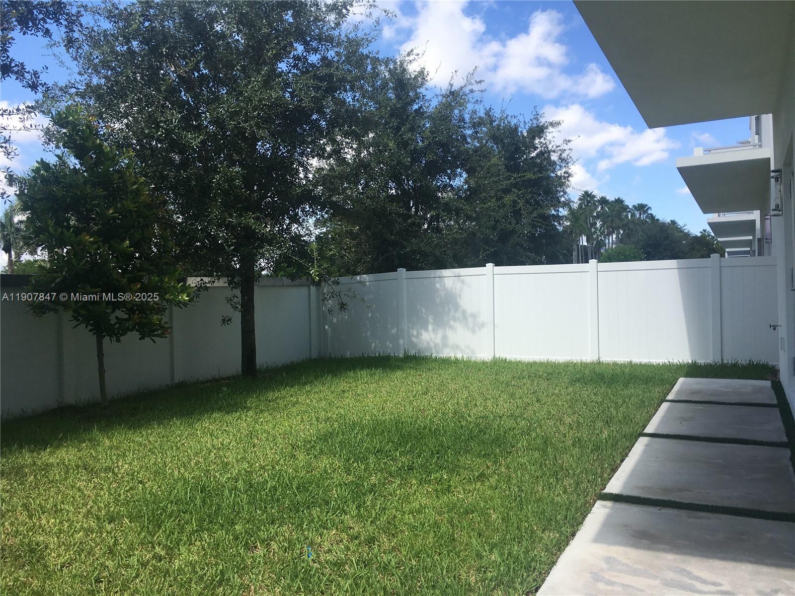 8258 NW 33rd Ter Doral, FL 33122