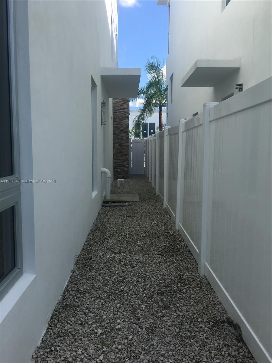 8258 NW 33rd Ter Doral, FL 33122