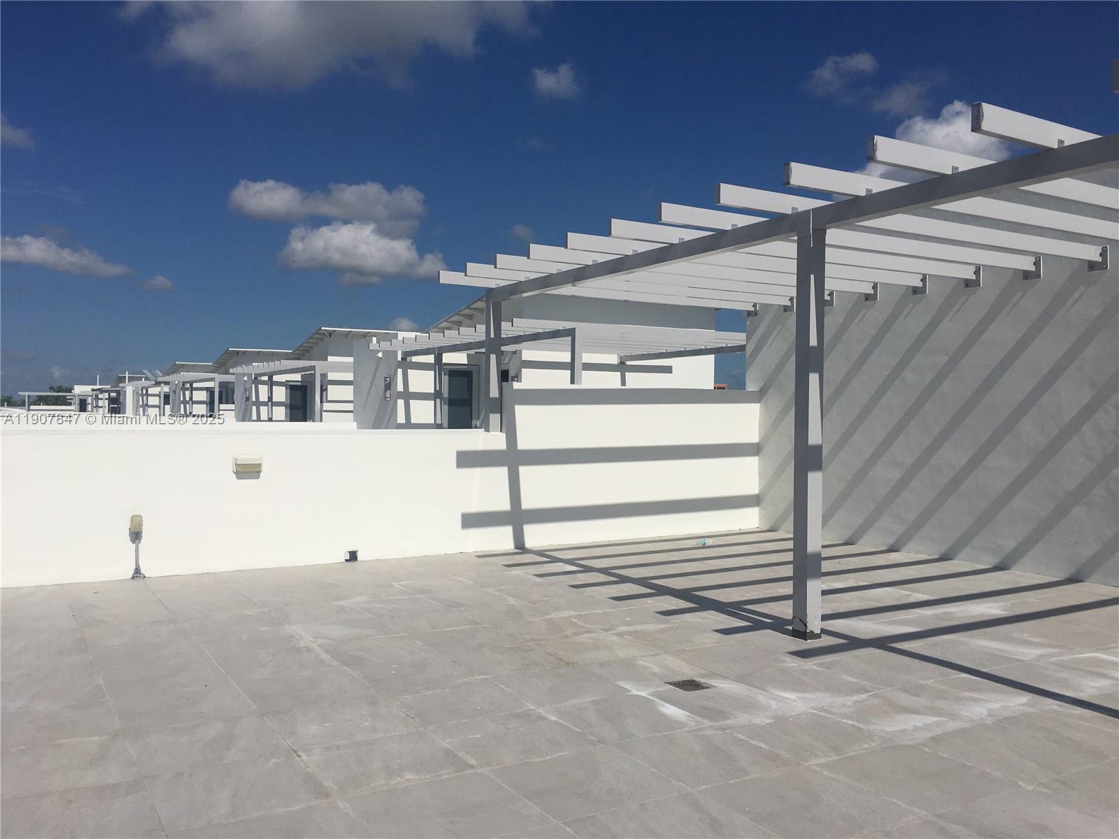 8258 NW 33rd Ter Doral, FL 33122