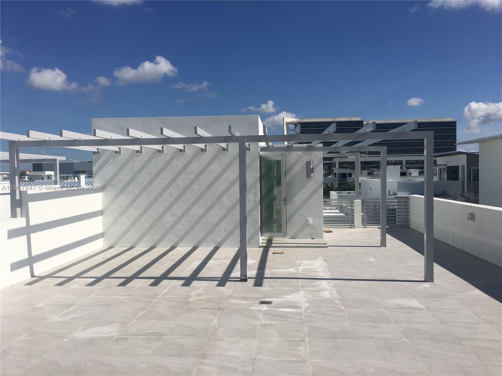 8258 NW 33rd Ter Doral, FL 33122