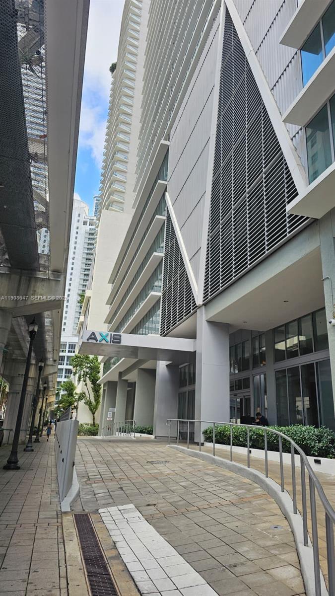 image Axis on Brickell North33
