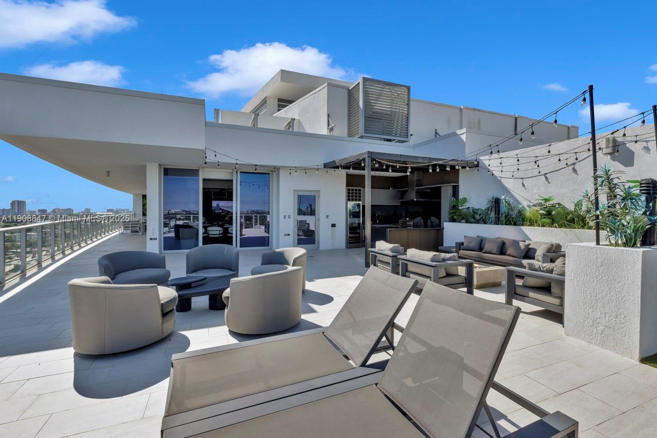 1180 N Federal Hwy #1602 Fort Lauderdale, FL 33304