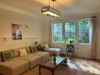 910 Lenox Ave #3 Miami Beach, FL 33139