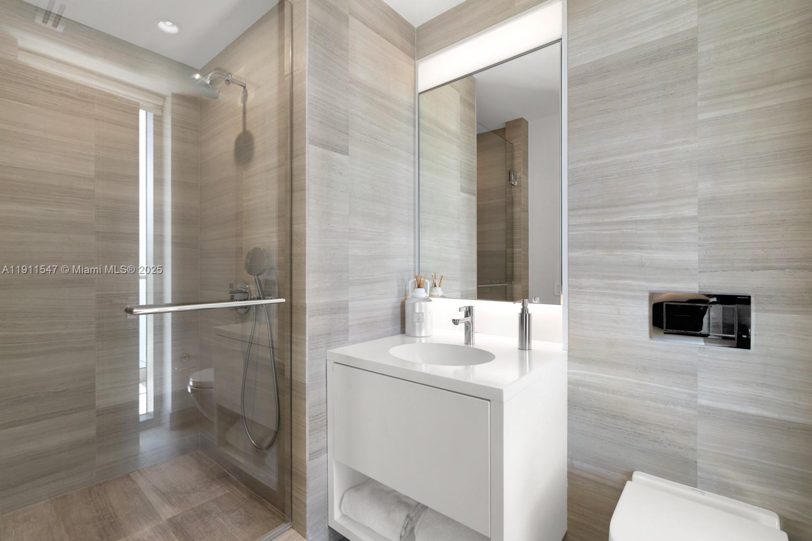 300 Collins Ave #PH3 Miami Beach, FL 33139