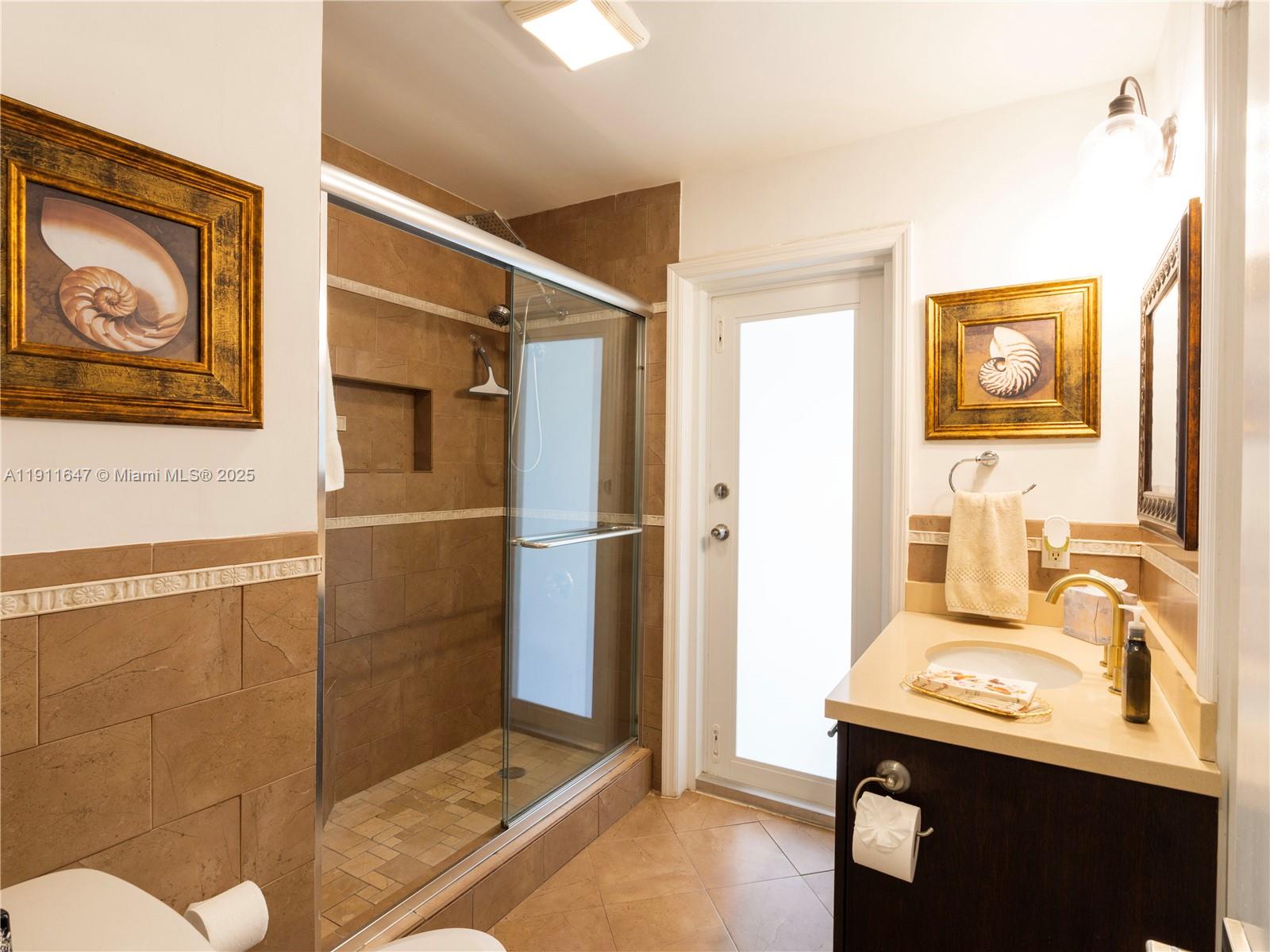 7877 W 16th Ave Hialeah, FL 33014