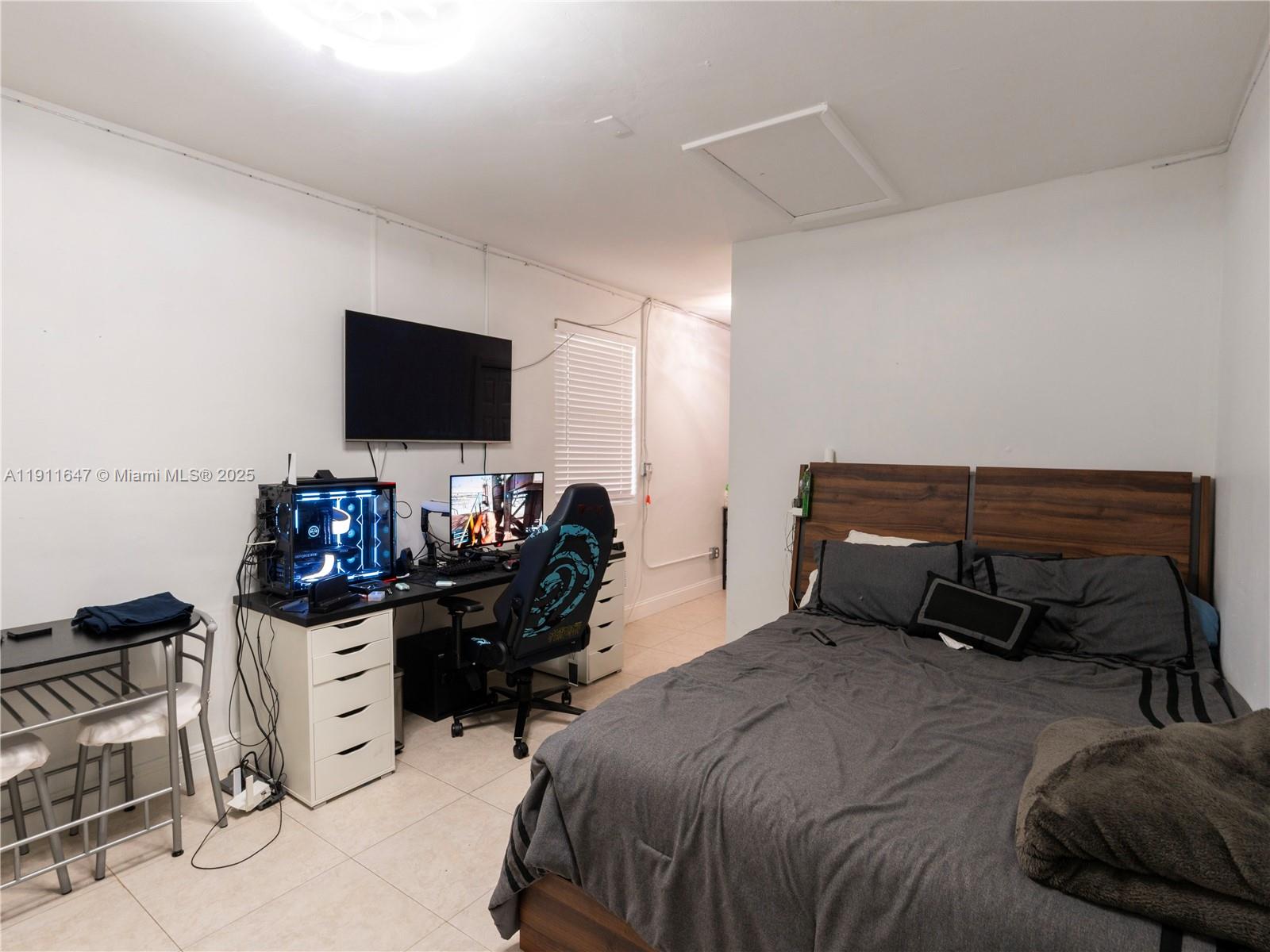 7877 W 16th Ave Hialeah, FL 33014