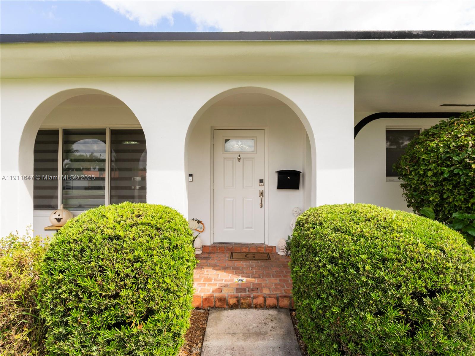 7877 W 16th Ave Hialeah, FL 33014