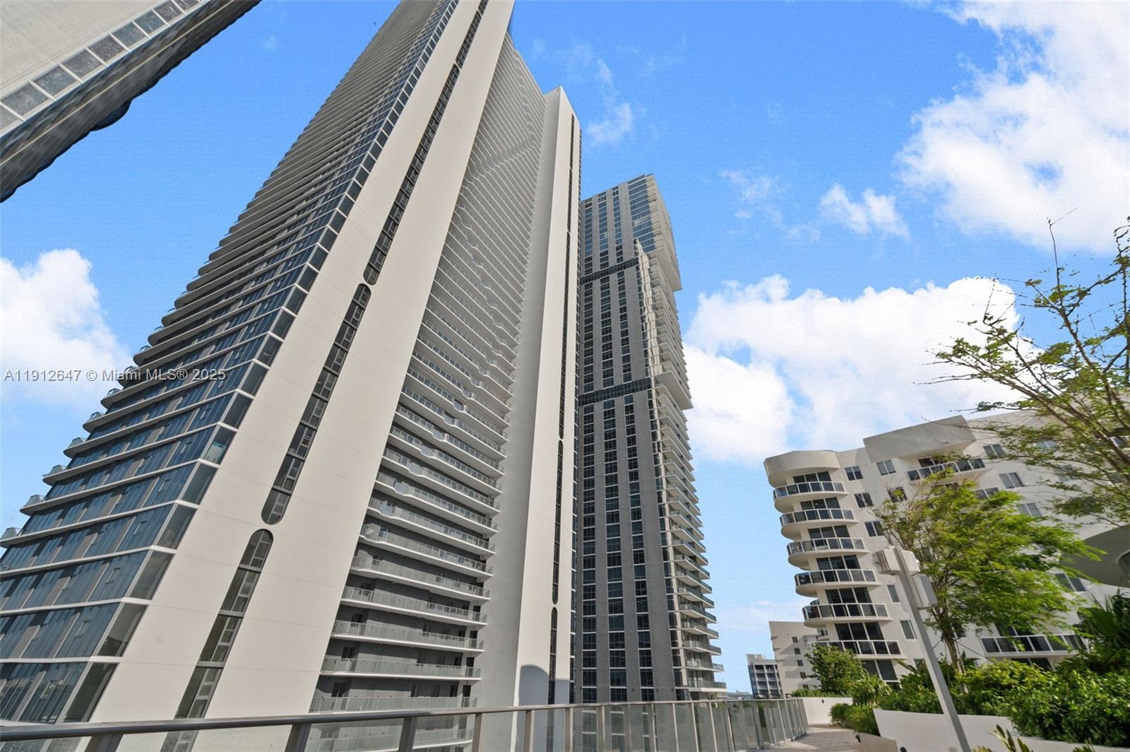 700 NE 24th St #5606