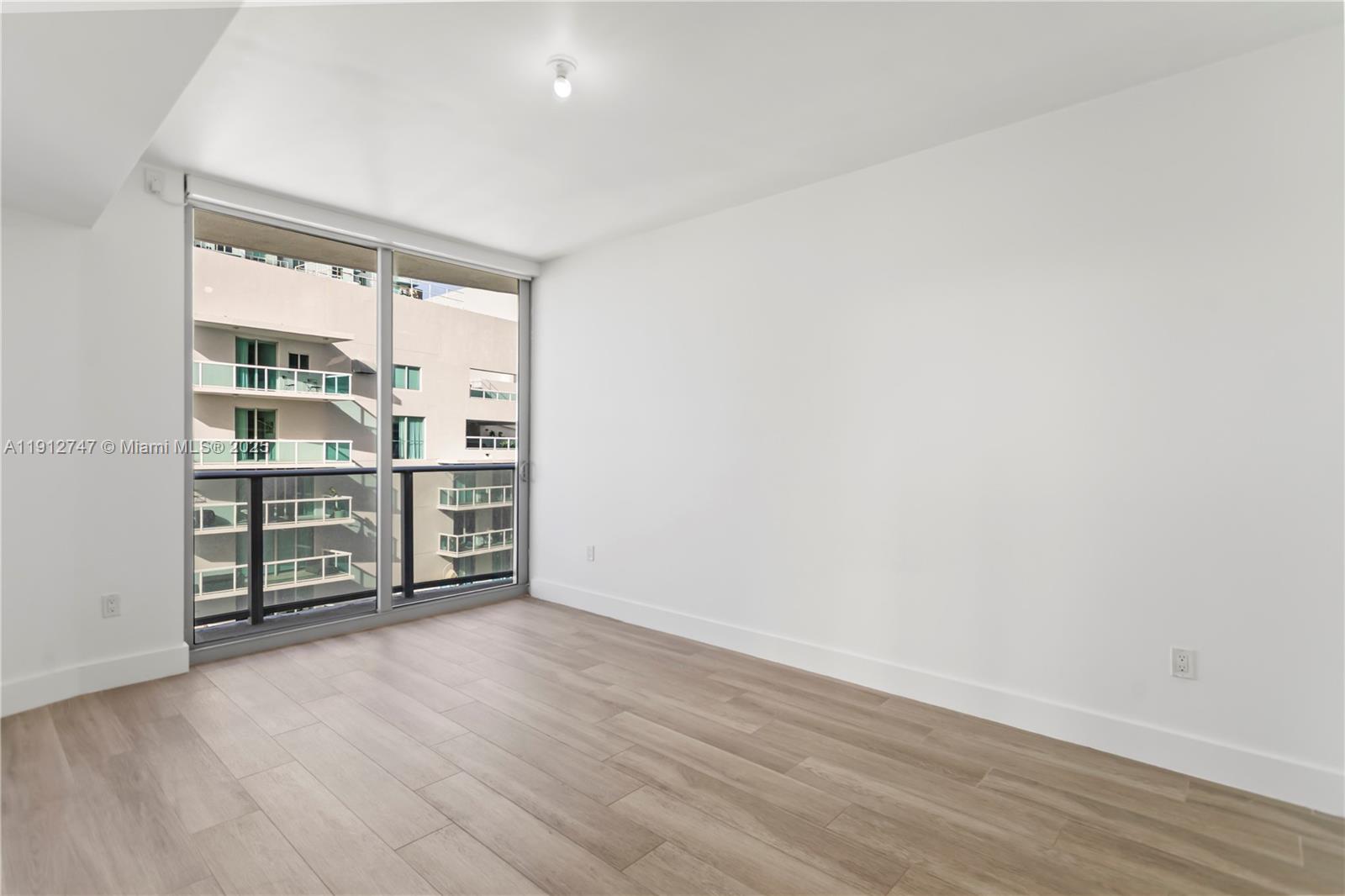 image Aria On The Bay Condo14