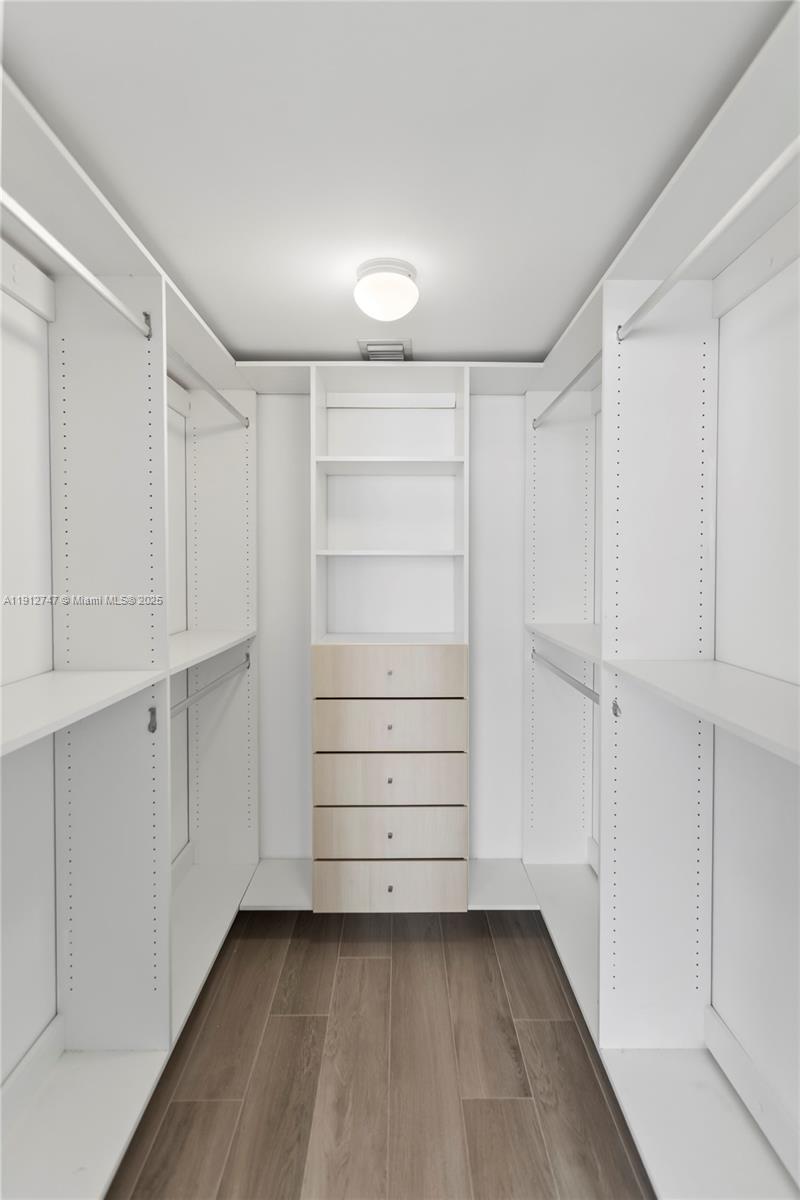 image Aria On The Bay Condo18