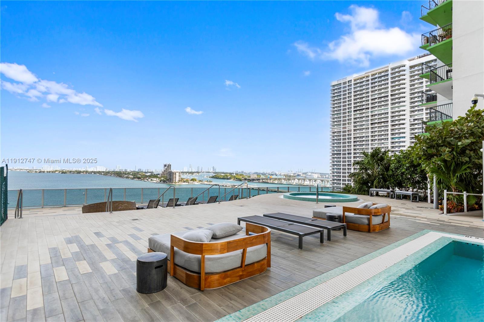 image Aria On The Bay Condo28