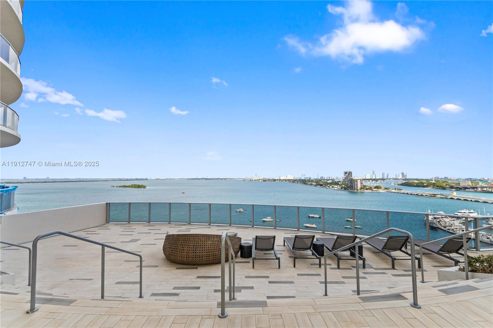 image Aria On The Bay Condo29