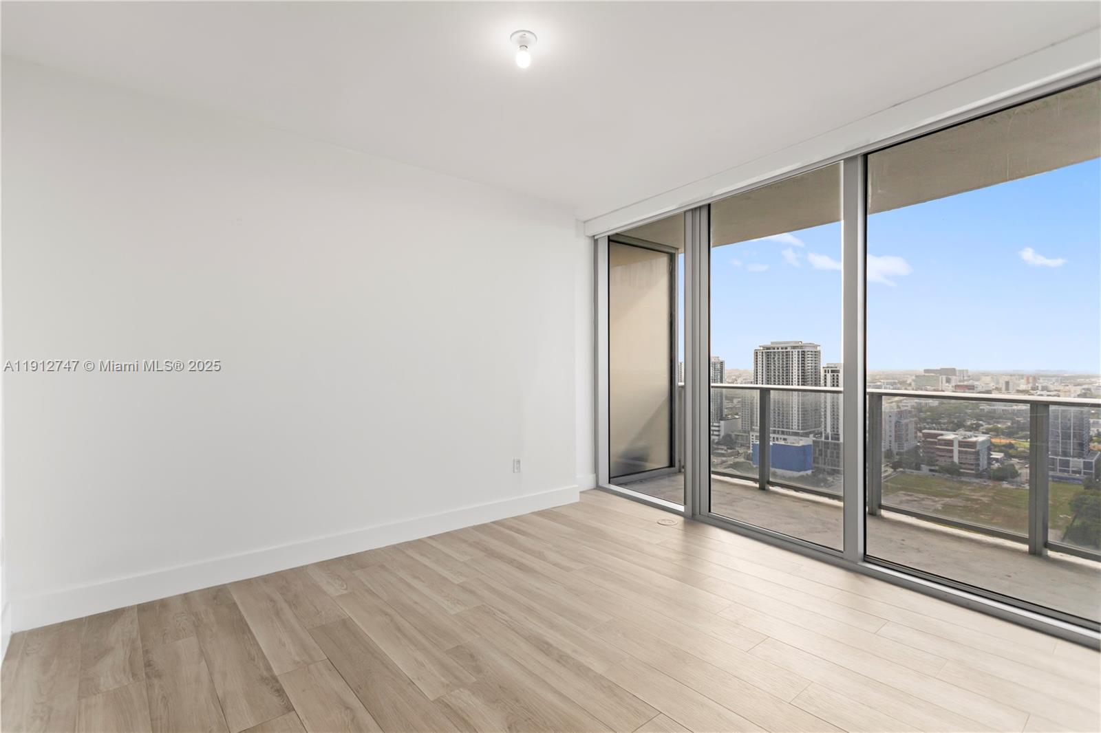 image Aria On The Bay Condo7