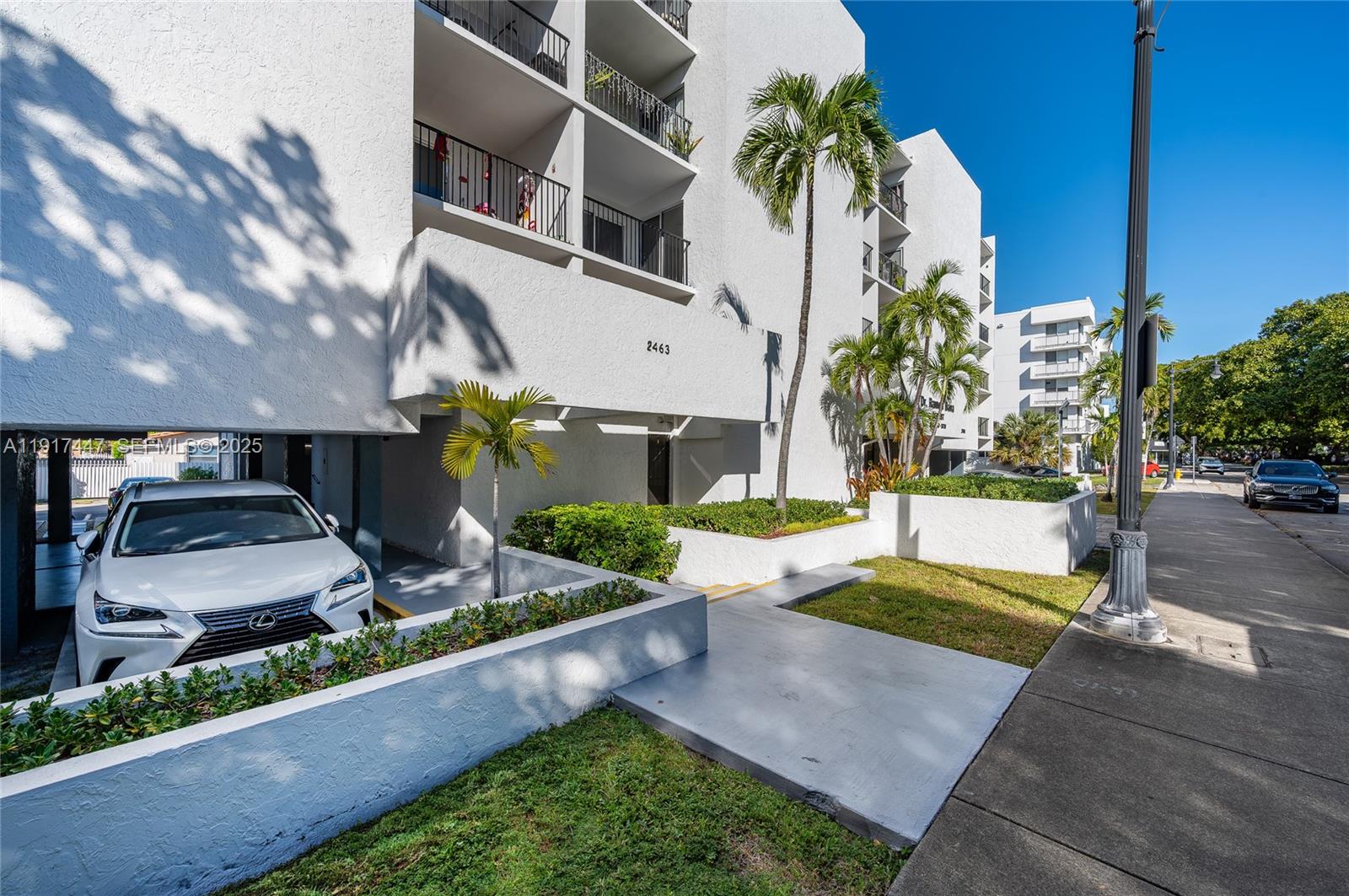 2463 Coral Way #35