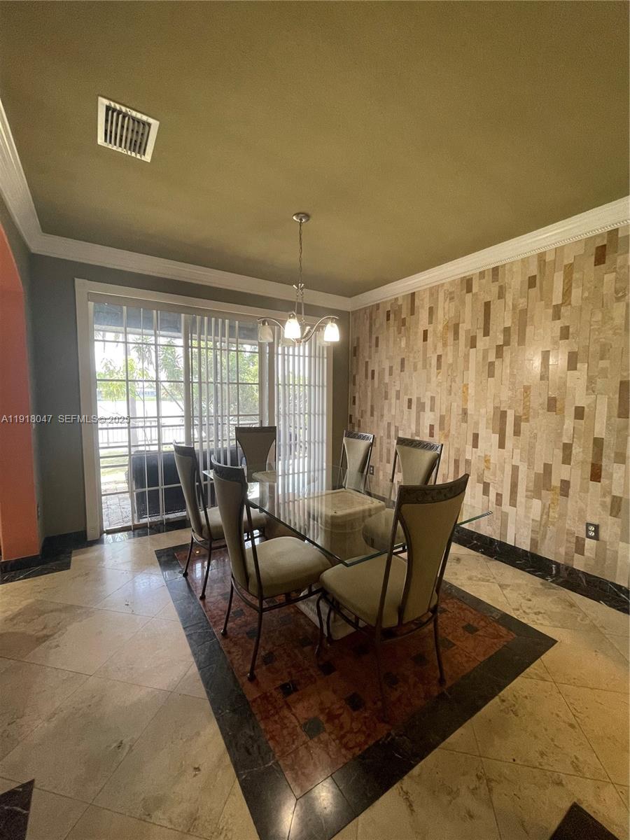 232 SW 7th Ave Hallandale Beach, FL 33009