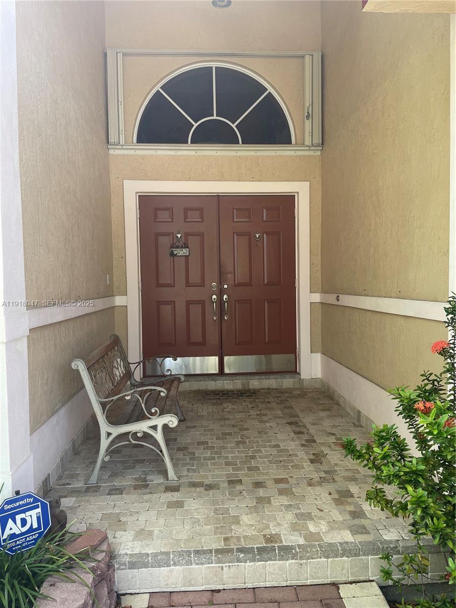 232 SW 7th Ave Hallandale Beach, FL 33009