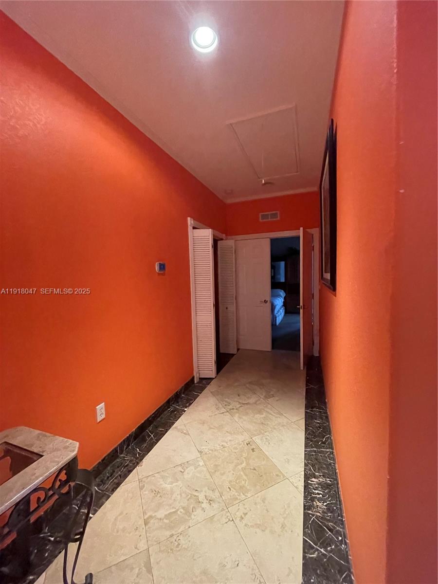 232 SW 7th Ave Hallandale Beach, FL 33009