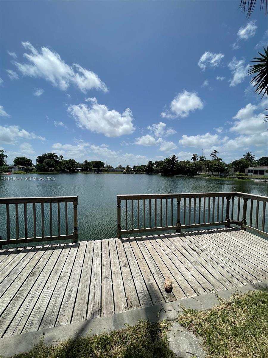 232 SW 7th Ave Hallandale Beach, FL 33009