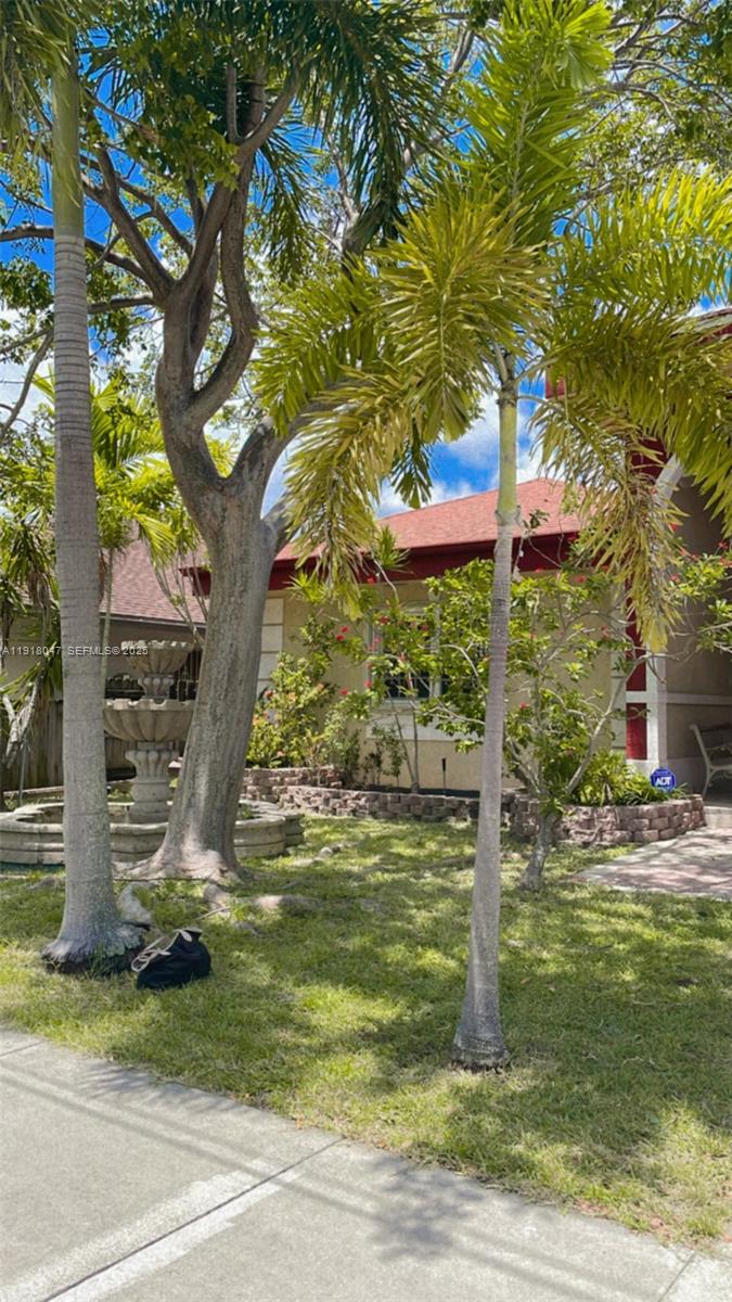 232 SW 7th Ave Hallandale Beach, FL 33009