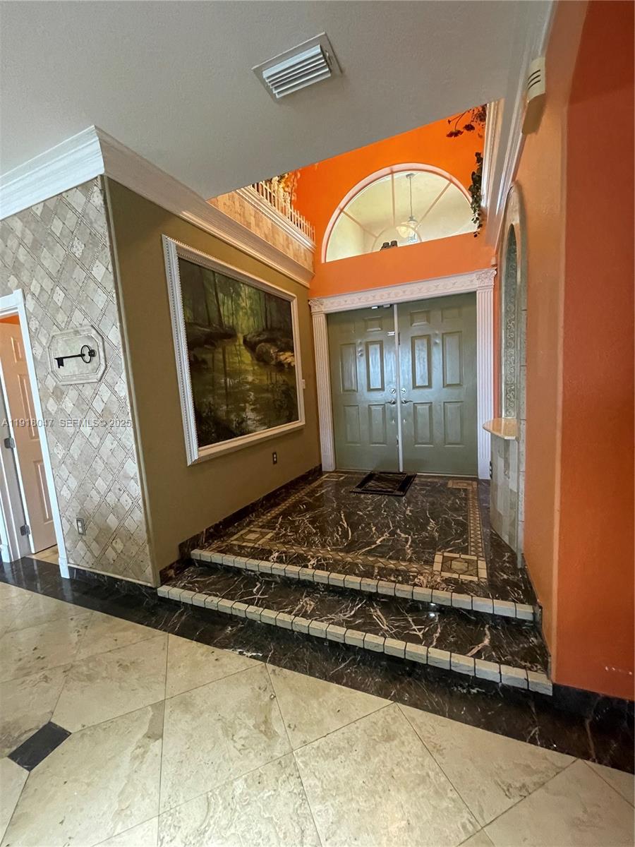 232 SW 7th Ave Hallandale Beach, FL 33009