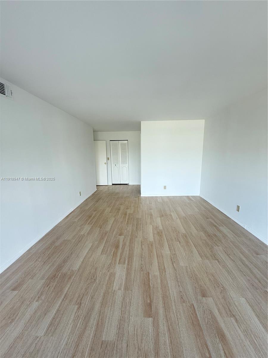 1000 Parkview Dr #701 Hallandale Beach, FL 33009