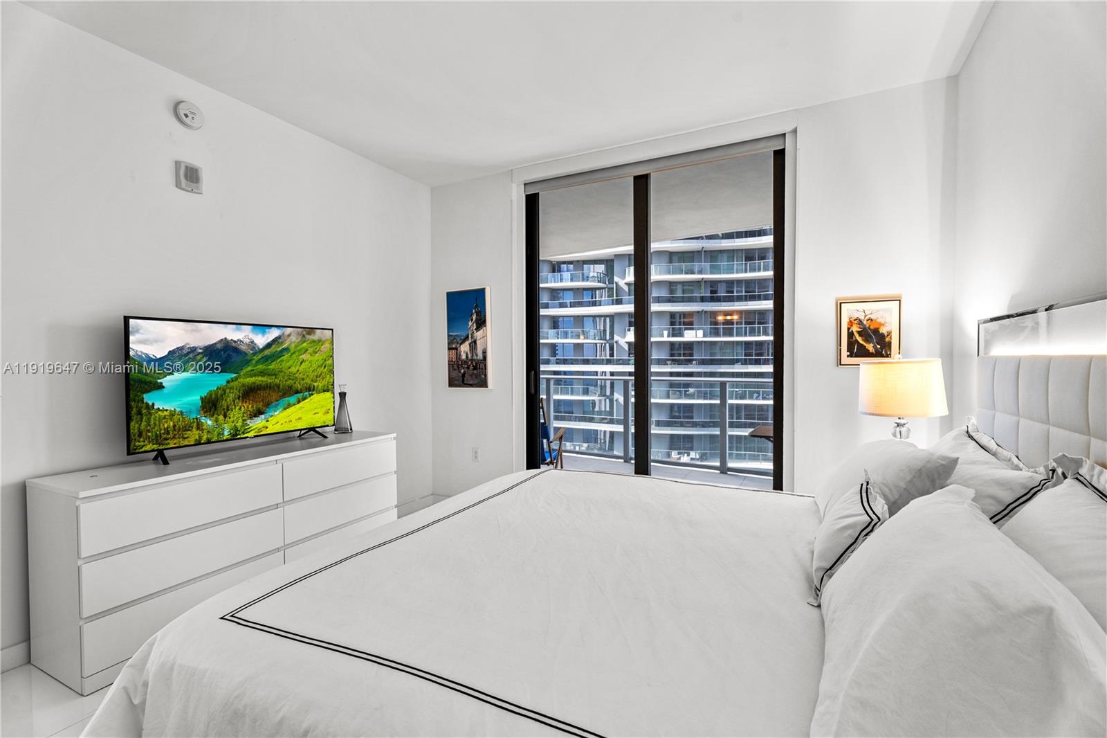 1010 Brickell Ave #4206 Miami, FL 33131