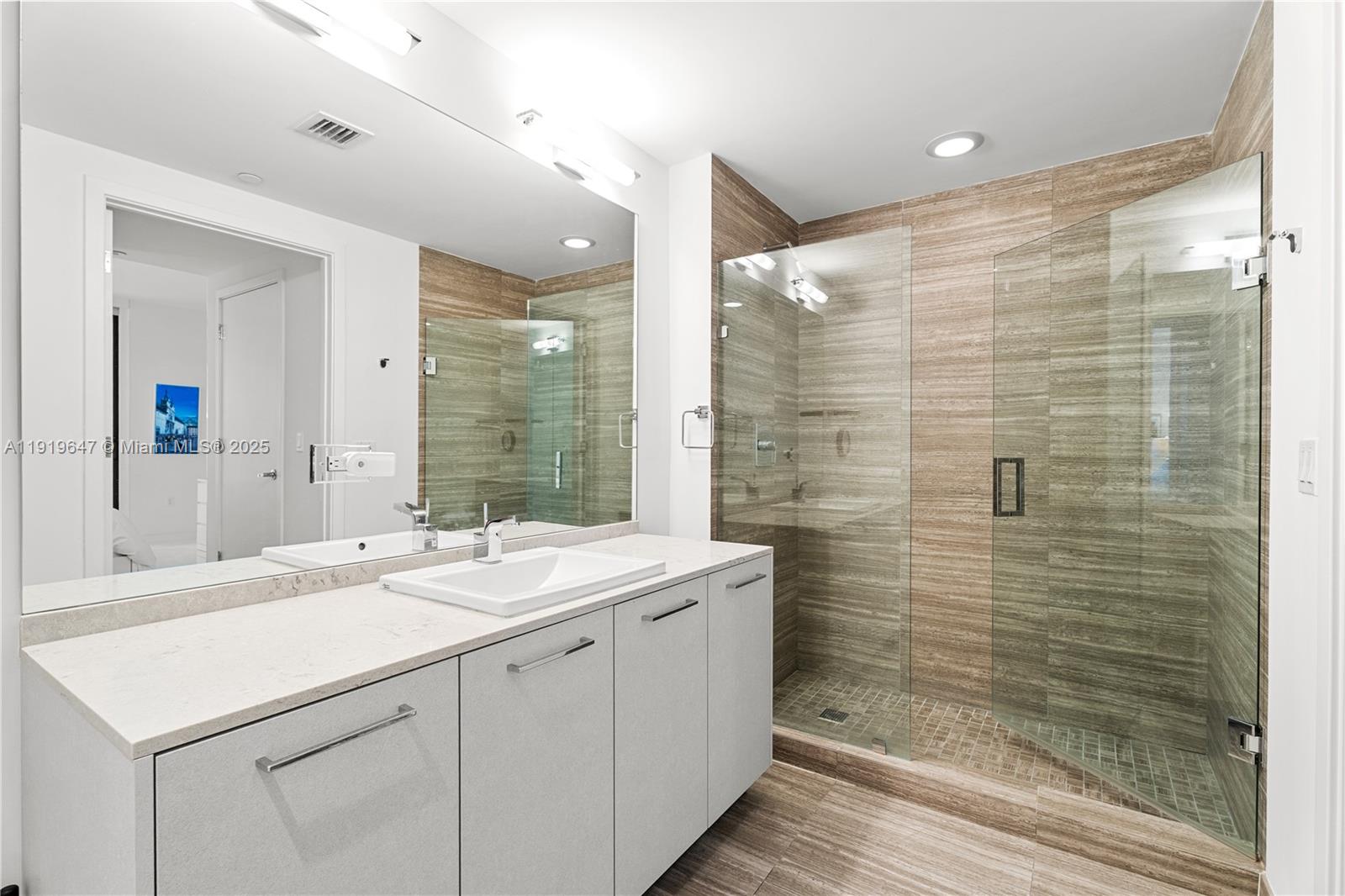 1010 Brickell Ave #4206 Miami, FL 33131