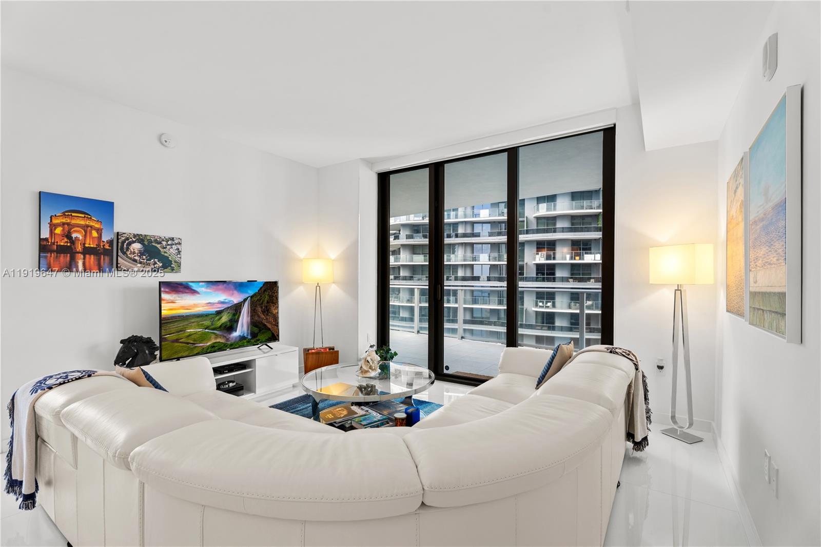 1010 Brickell Ave #4206 Miami, FL 33131