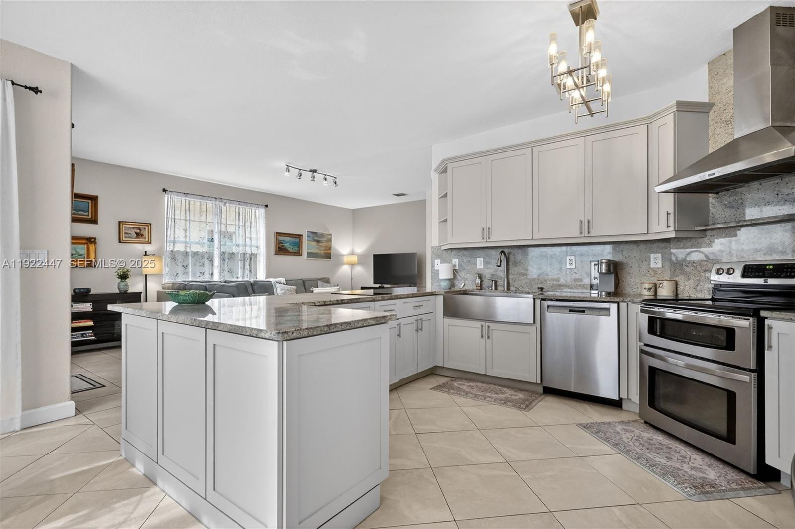 15144 SW 20th St Miami, FL 33185