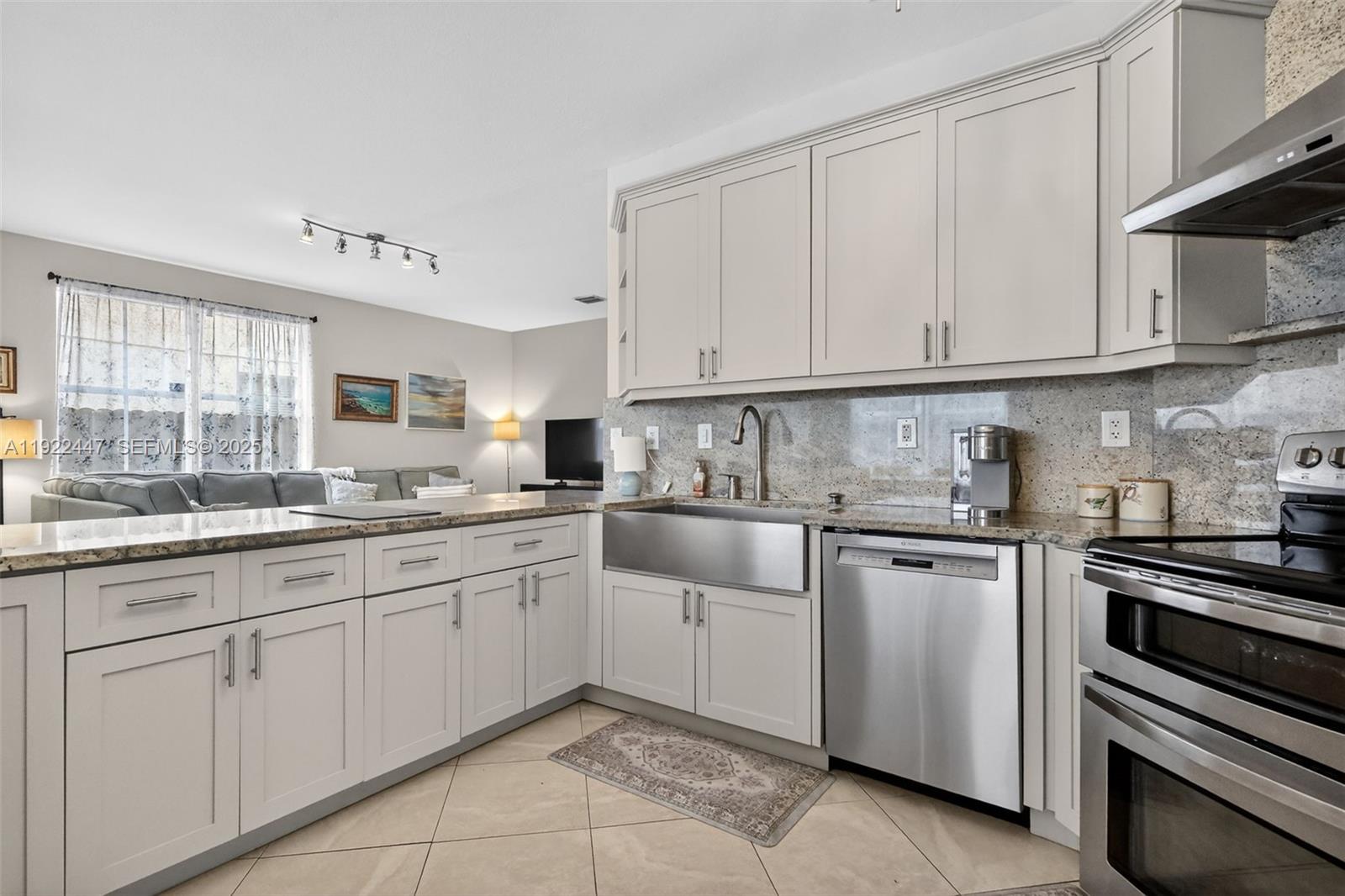 15144 SW 20th St Miami, FL 33185