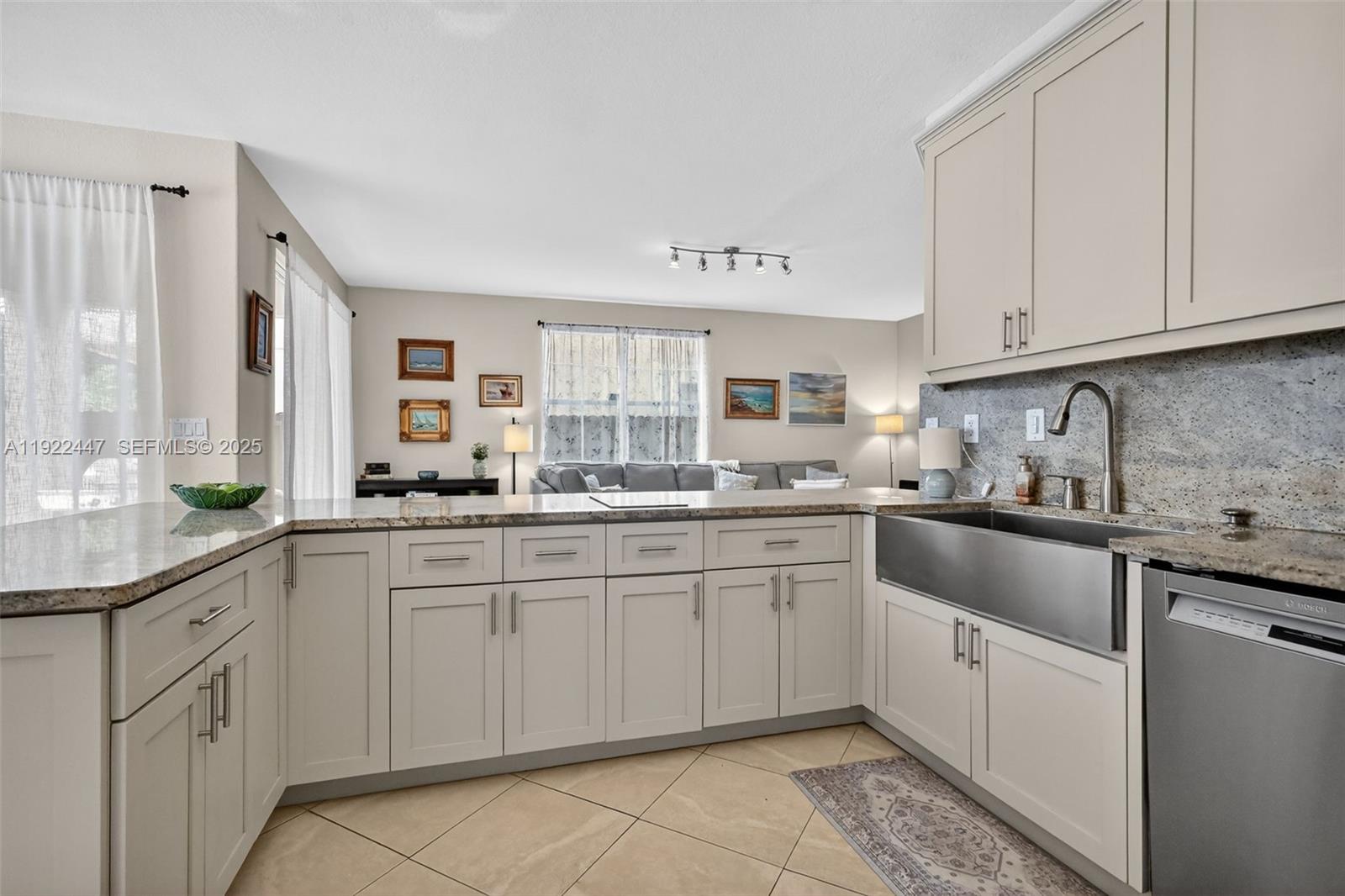 15144 SW 20th St Miami, FL 33185