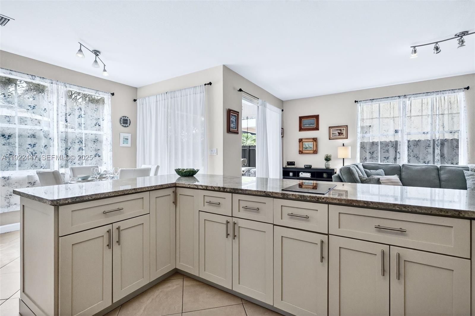 15144 SW 20th St Miami, FL 33185