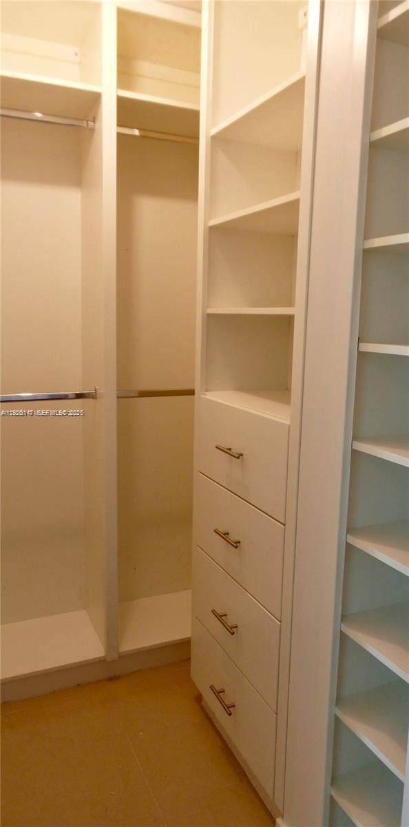 300 S Biscayne Blvd #3011 Miami, FL 33131