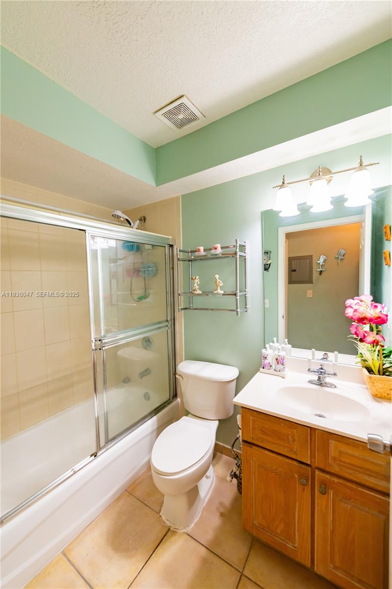 63 NW 17th Pl #6 Miami, FL 33125