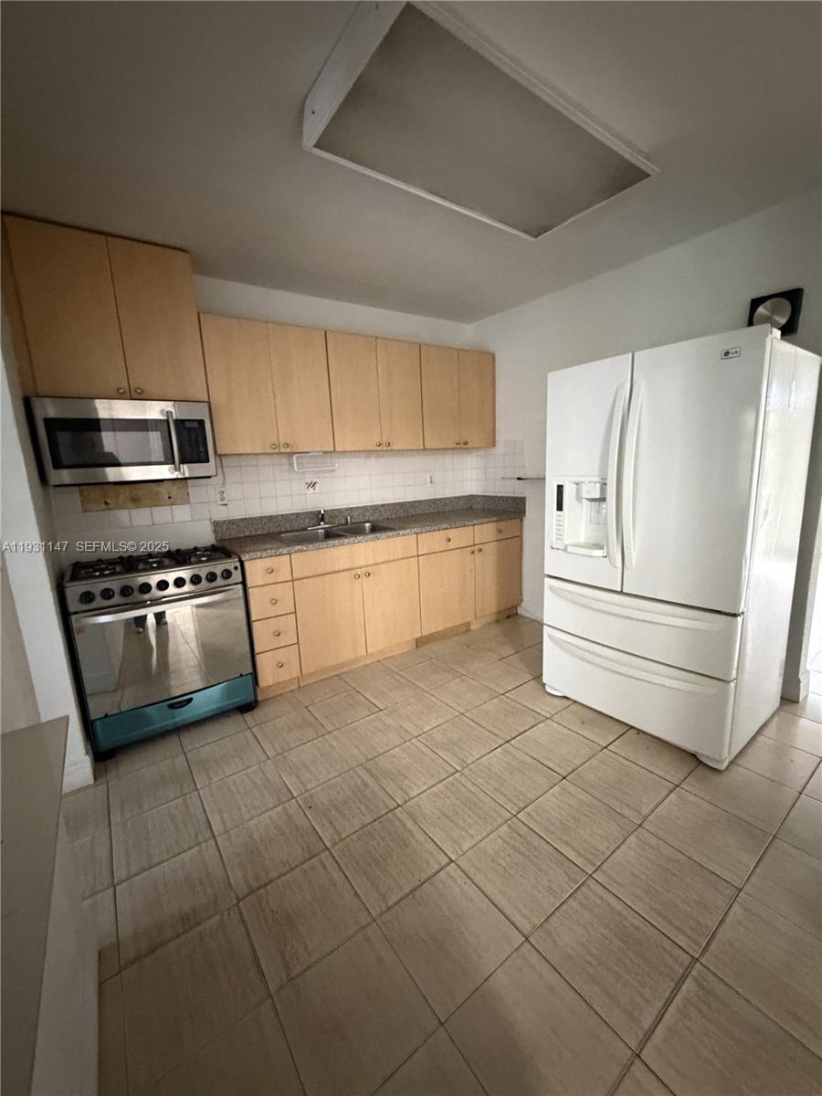 7200 SW 22nd St Miami, FL 33155