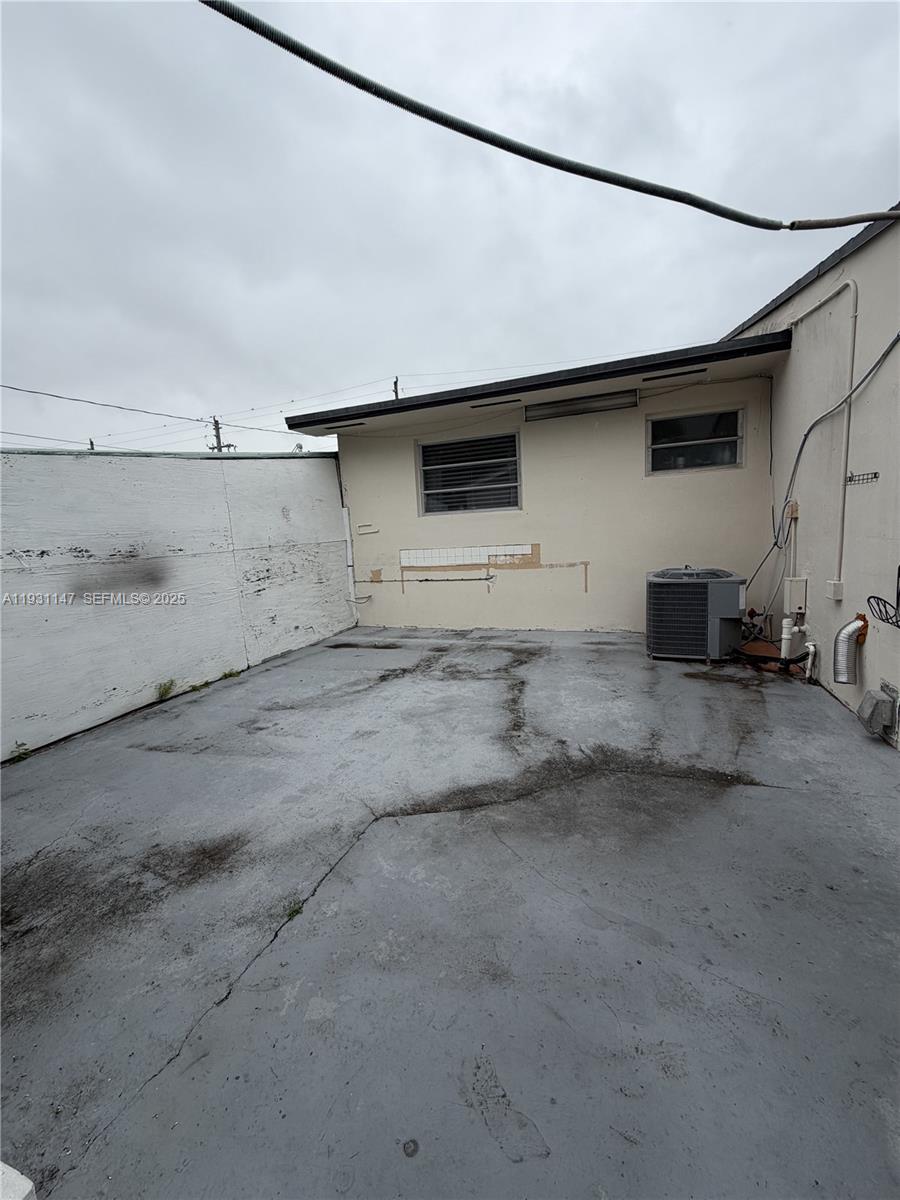 7200 SW 22nd St Miami, FL 33155