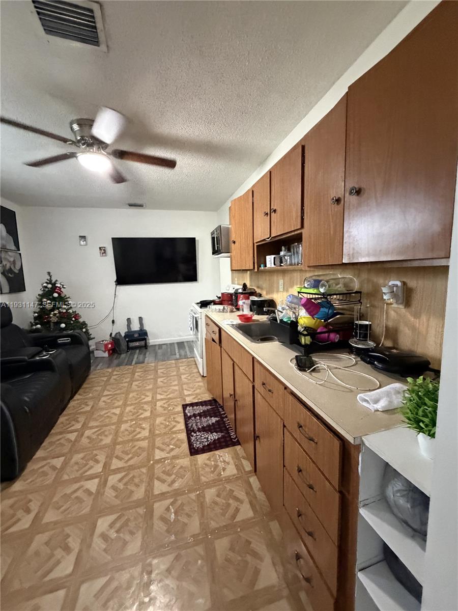 7200 SW 22nd St Miami, FL 33155