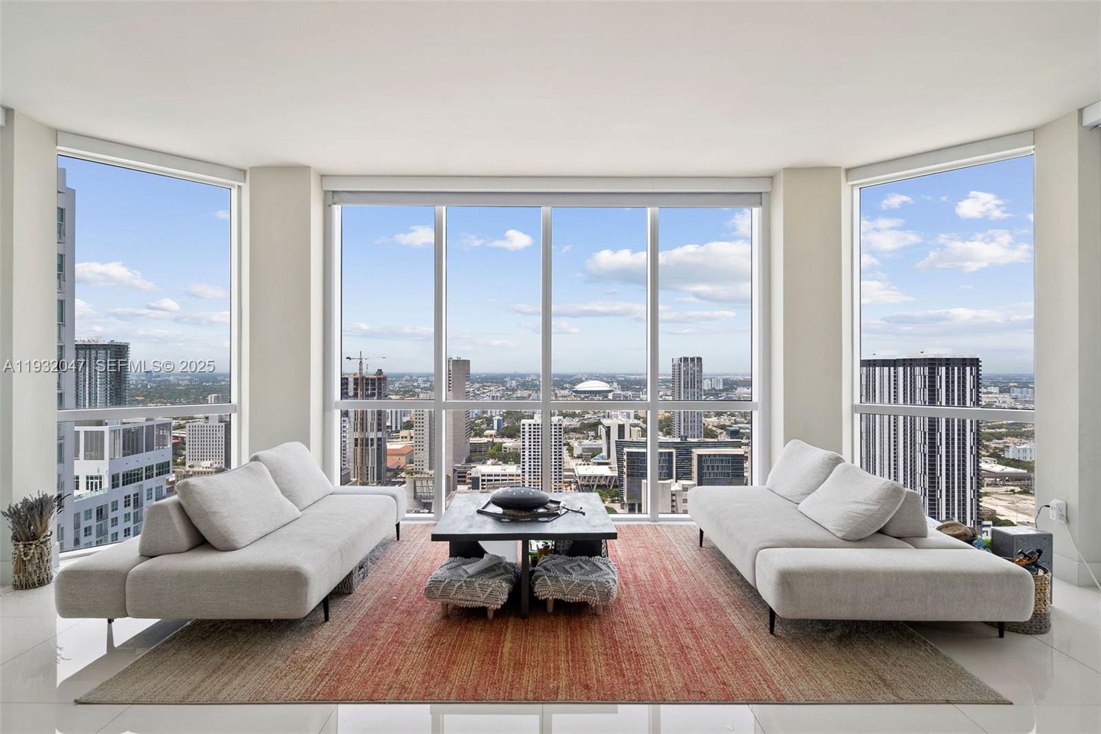 244 Biscayne Blvd #4608