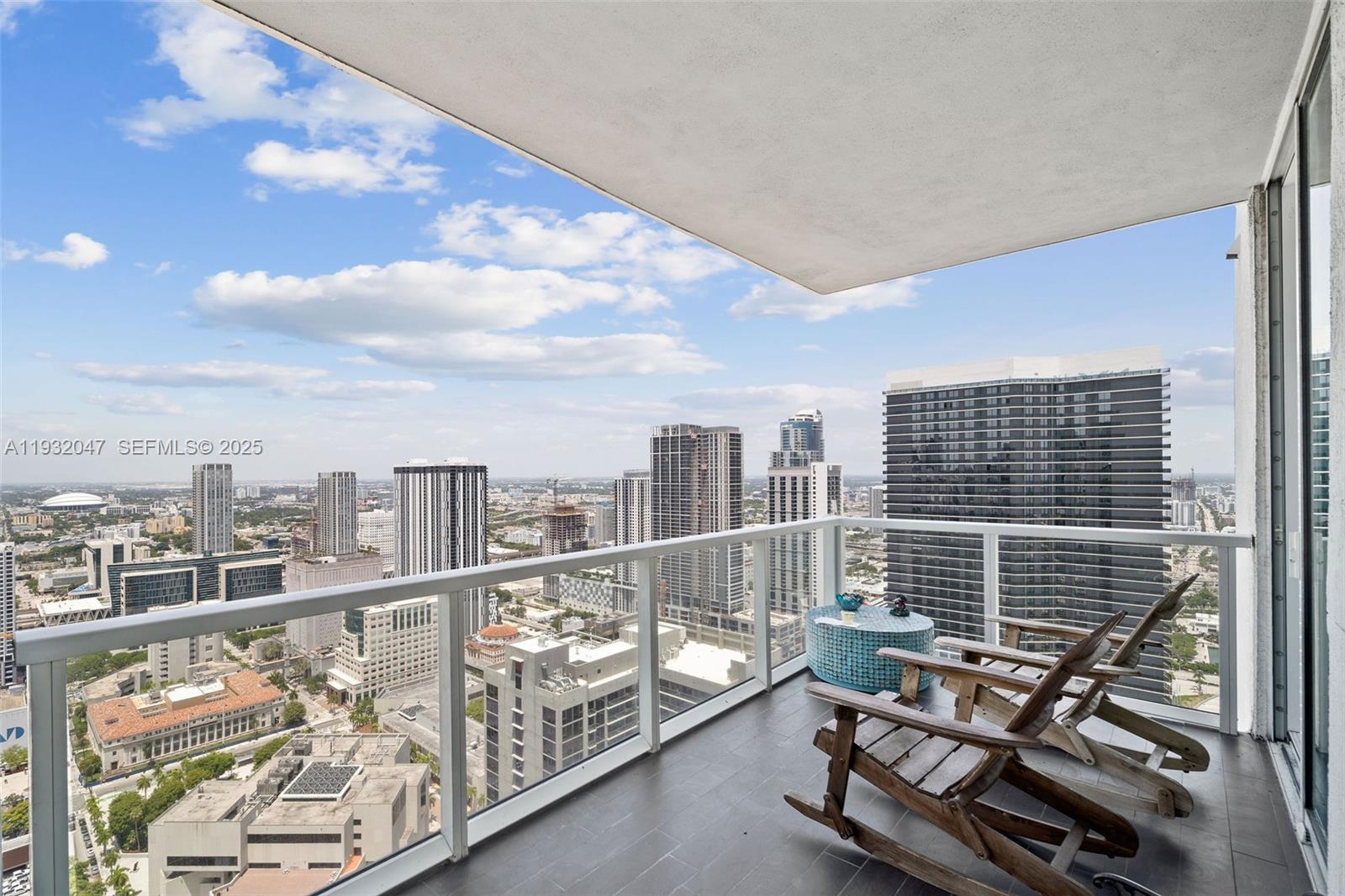 image Vizcayne North9