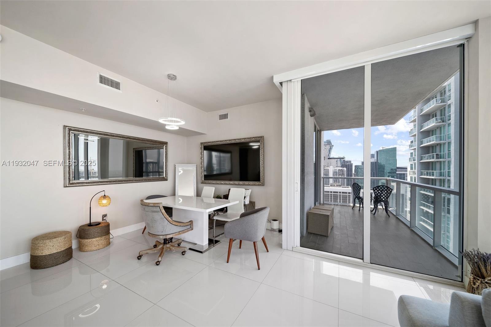 image Vizcayne North12