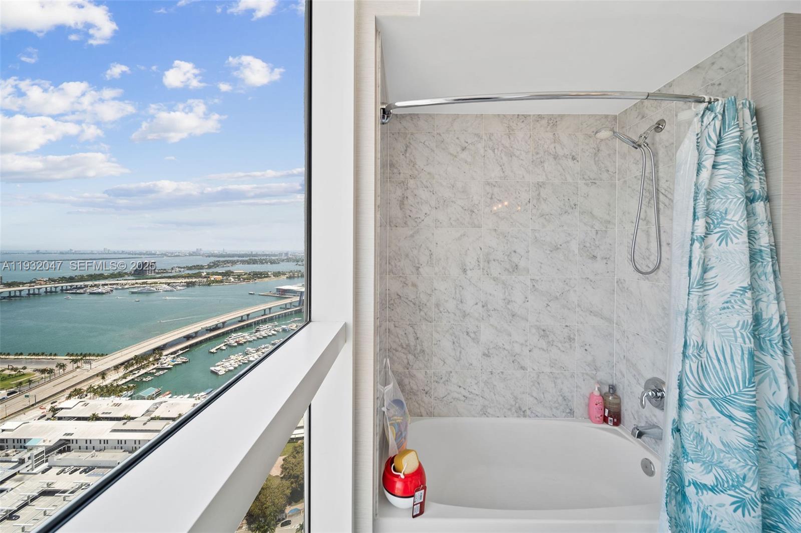 image Vizcayne North18