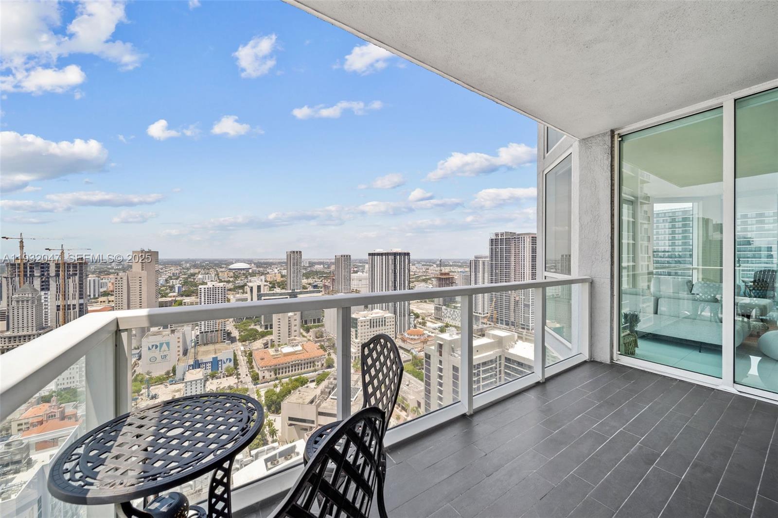 image Vizcayne North6