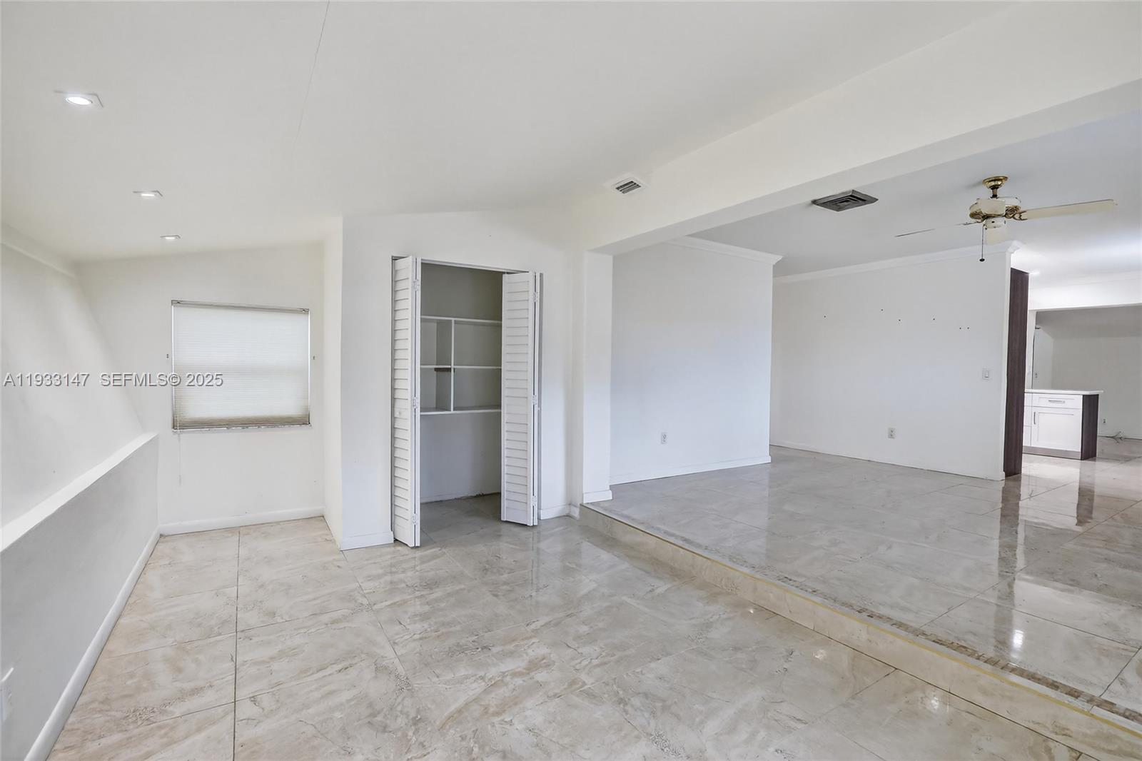 2500 NE 209th Ter Miami, FL 33180