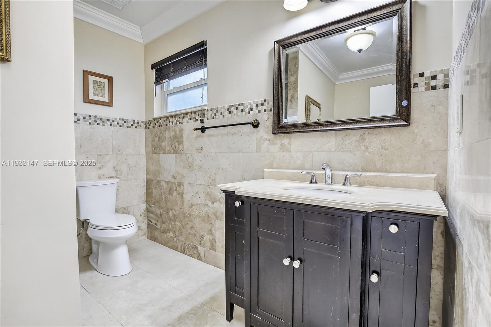 2500 NE 209th Ter Miami, FL 33180