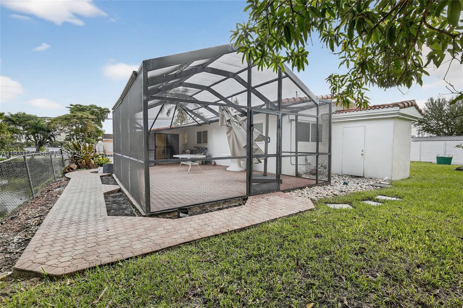 2500 NE 209th Ter Miami, FL 33180