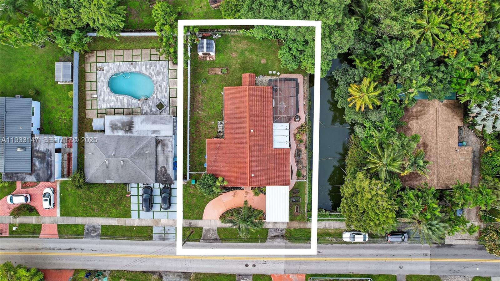 2500 NE 209th Ter Miami, FL 33180