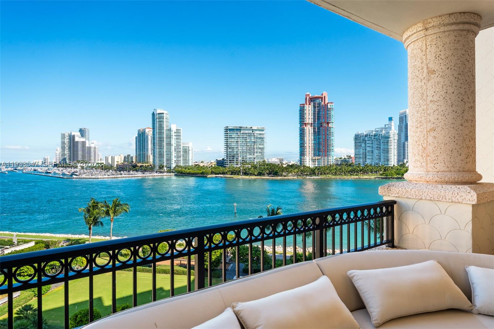 7061 Fisher Is Dr #7061 Miami Beach, FL 33109