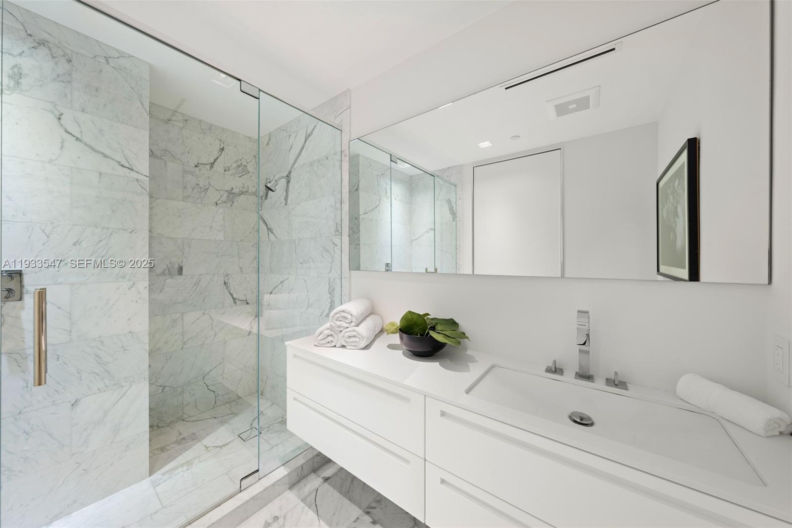 7061 Fisher Is Dr #7061 Miami Beach, FL 33109